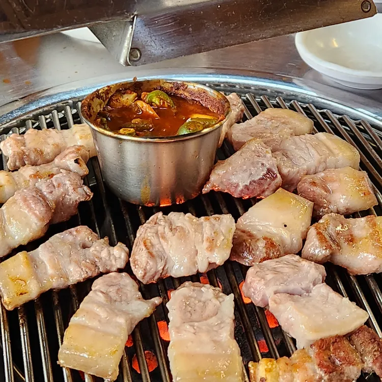 연탄과친한돼지 대표 사진
