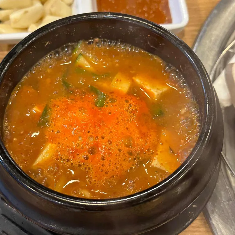 육통삼 대표 사진