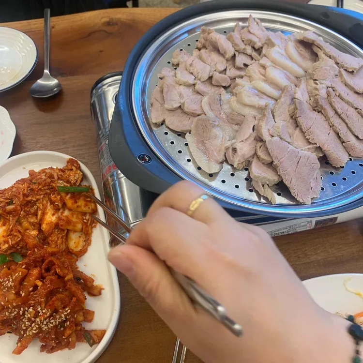 요요히 빛나는 대표 사진