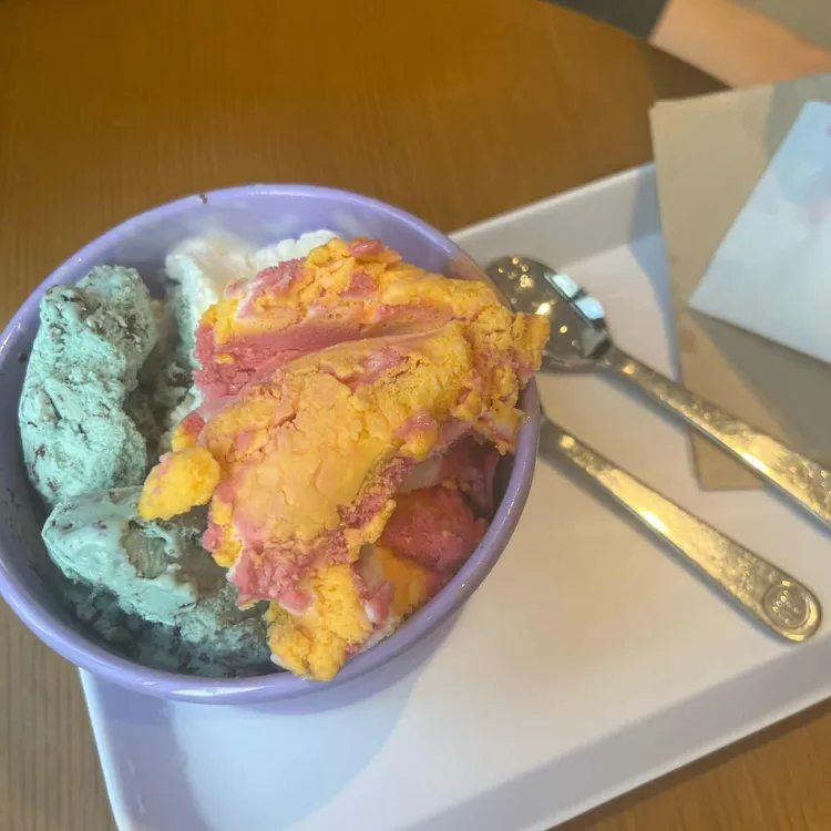 배스킨라빈스 대표 사진
