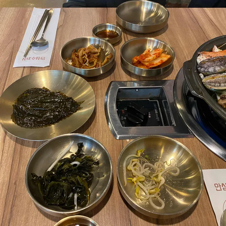 낭쿰낭쿰 흑돼지해물갈비전골 대표 사진
