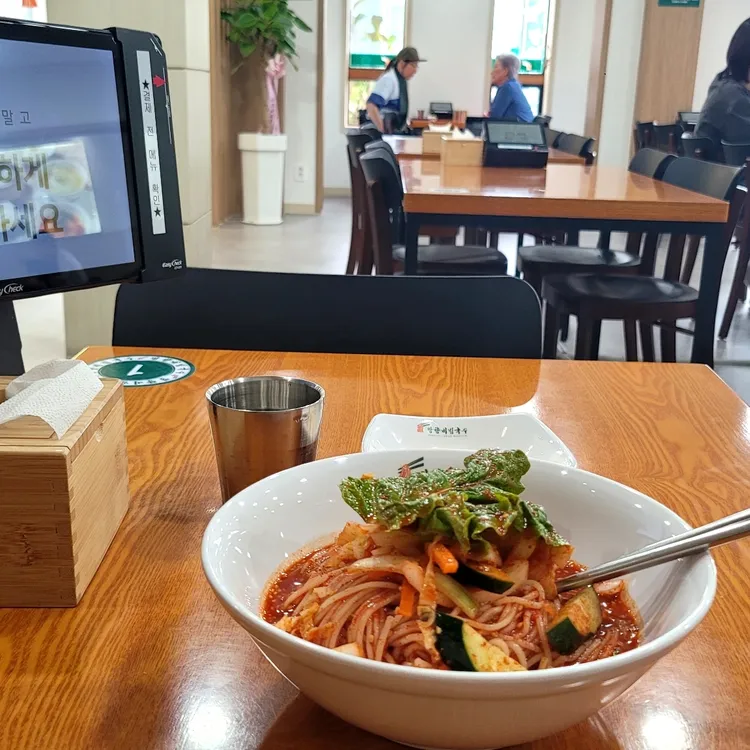 망향비빔국수 대표 사진