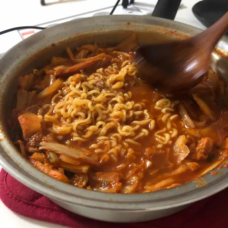 식탐 김치찌개 대표 사진