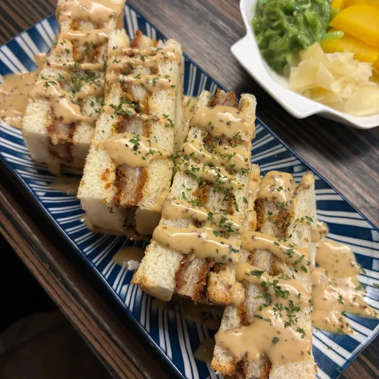 쿠모레비 대표 사진