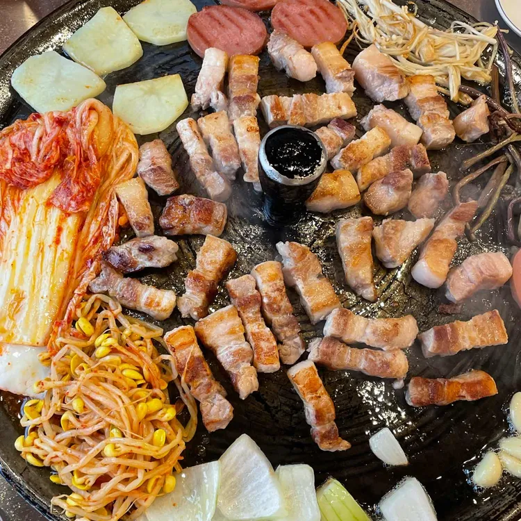 부뚜막솥뚜껑생삼겹살 대표 사진