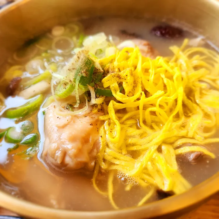 초이 닭 칼국수 대표 사진