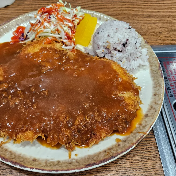 24시 누름돌 김치찌개 돈까스 대표 사진