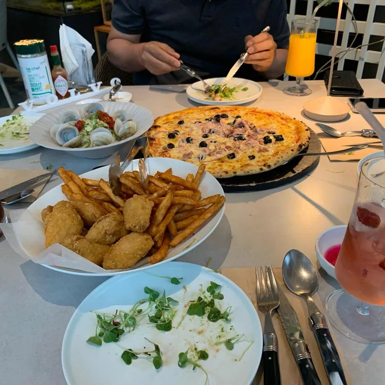 풀라 다이닝&바 대표 사진