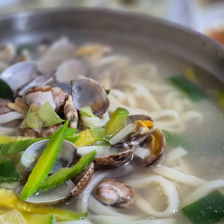 청솔칼국수 대표 사진