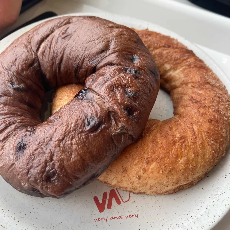 VAV 대표 사진