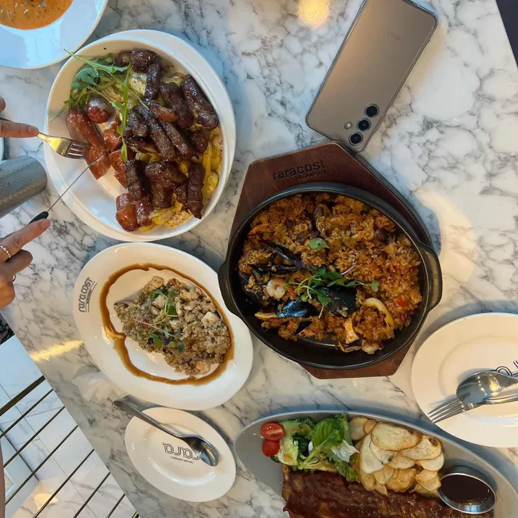 라라코스트 대표 사진