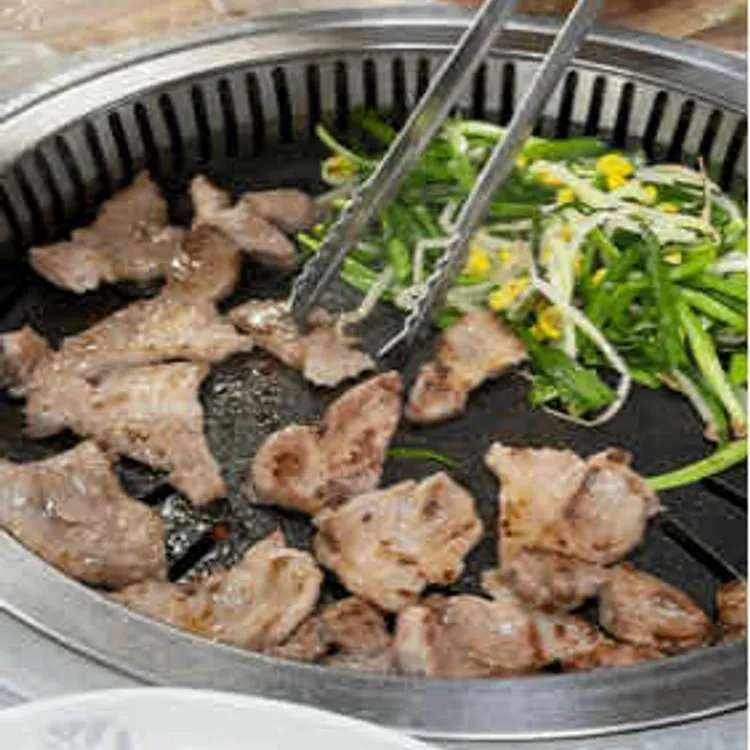 참숯불 김해부추와뒷고기 대표 사진
