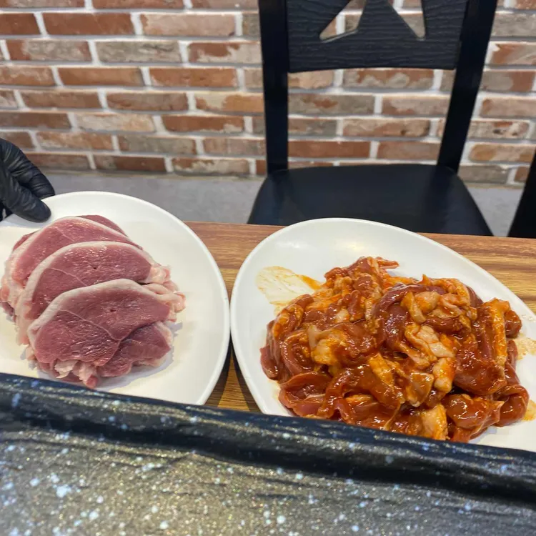 느티나무 생오리구이 대표 사진