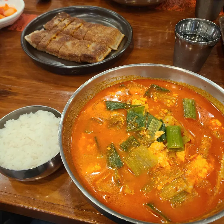 이화수전통육개장 대표 사진