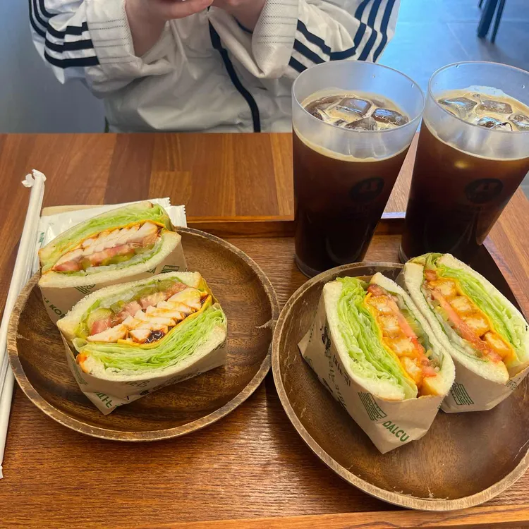 달리는커피 대표 사진