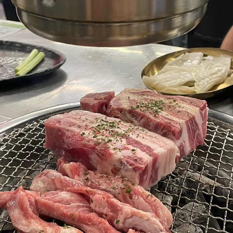두건쓴형제 대표 사진