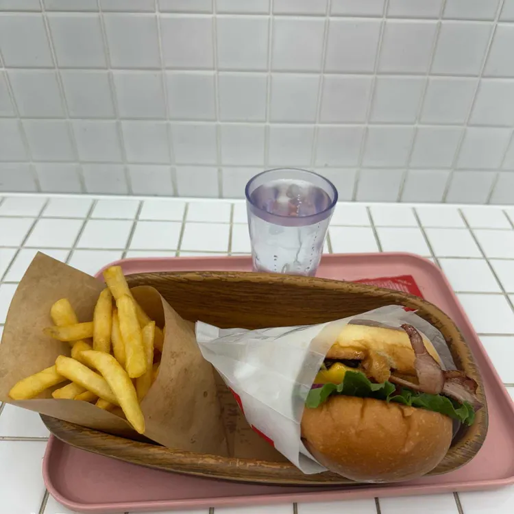 힘난다 대표 사진