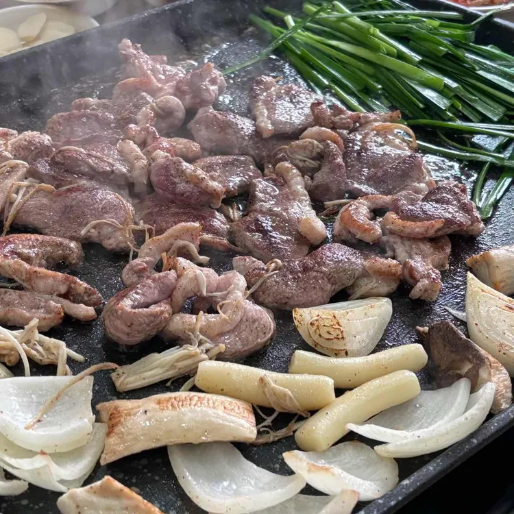 큰손생오리흑염소 대표 사진