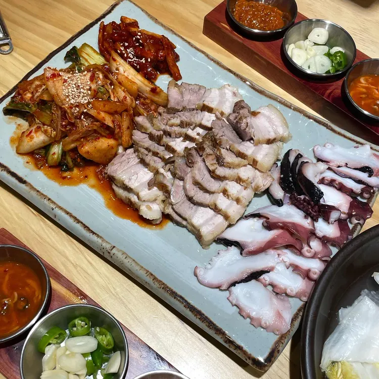 진밀옥 대표 사진