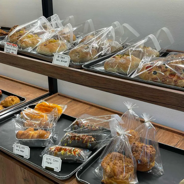 올리 베이커리 대표 사진