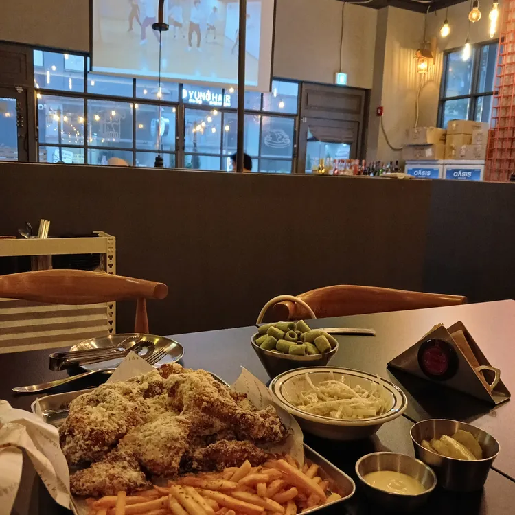 오븐마루치킨 대표 사진