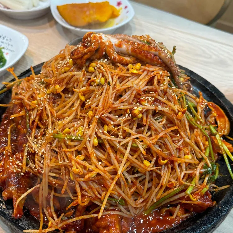 번지농장 돌판아구찜 대표 사진