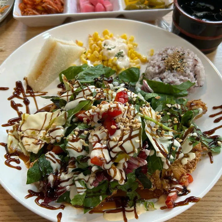 빠삐용 대표 사진