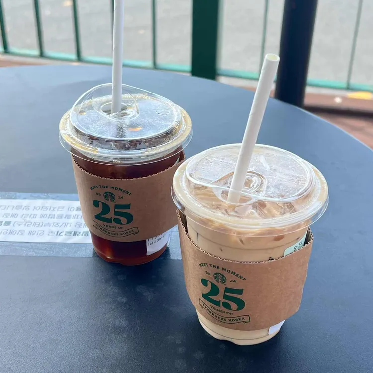 스타벅스 대표 사진