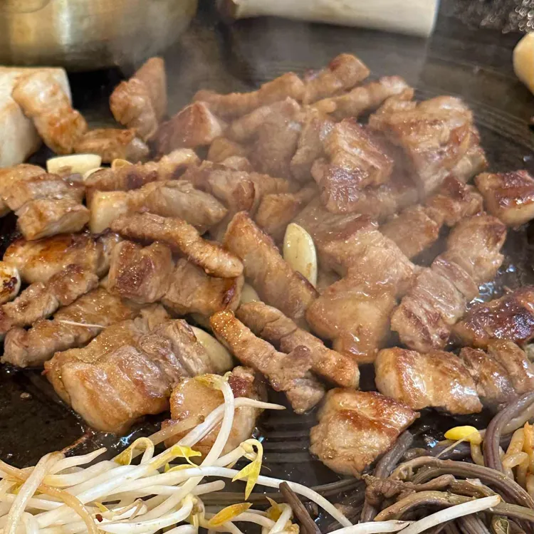 60판 왕뚜껑삼겹살 대표 사진