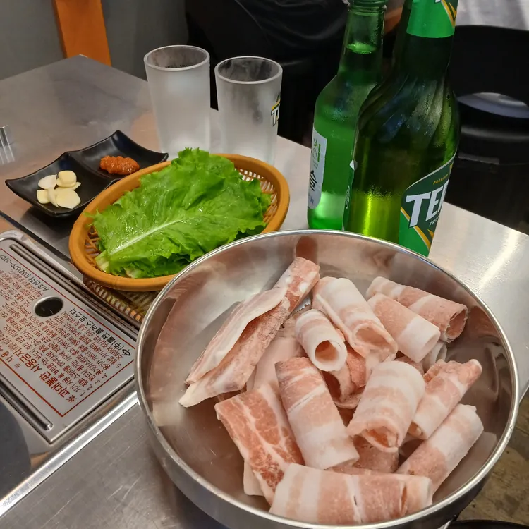 창영이 부추 냉삼&국수집 대표 사진