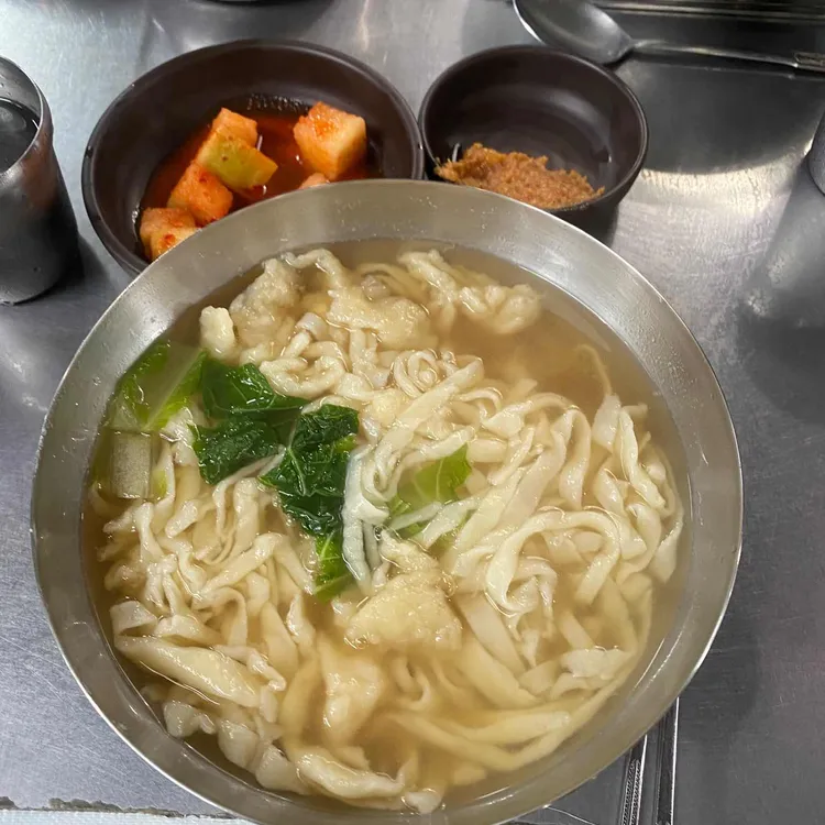 명신손칼국수 대표 사진