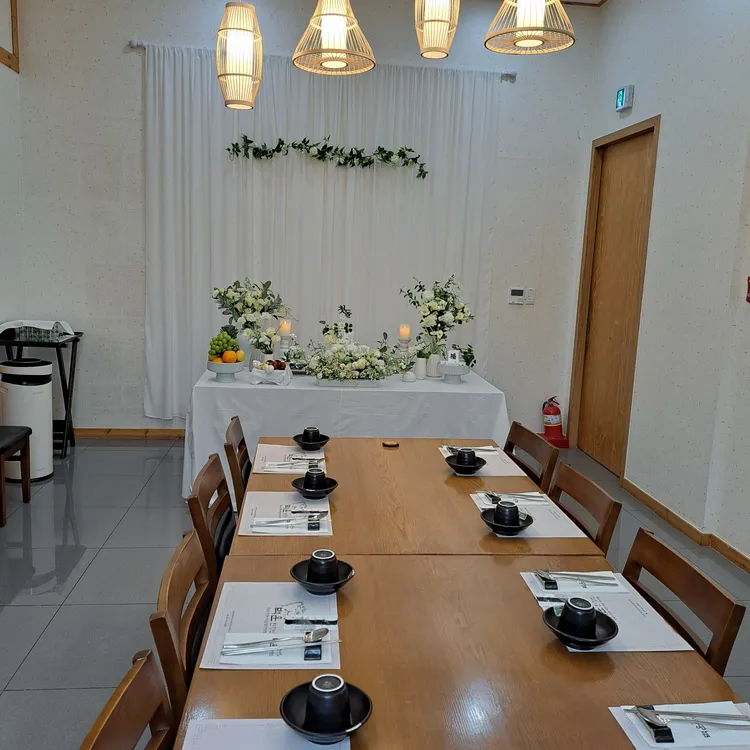 백운 한정식 대표 사진