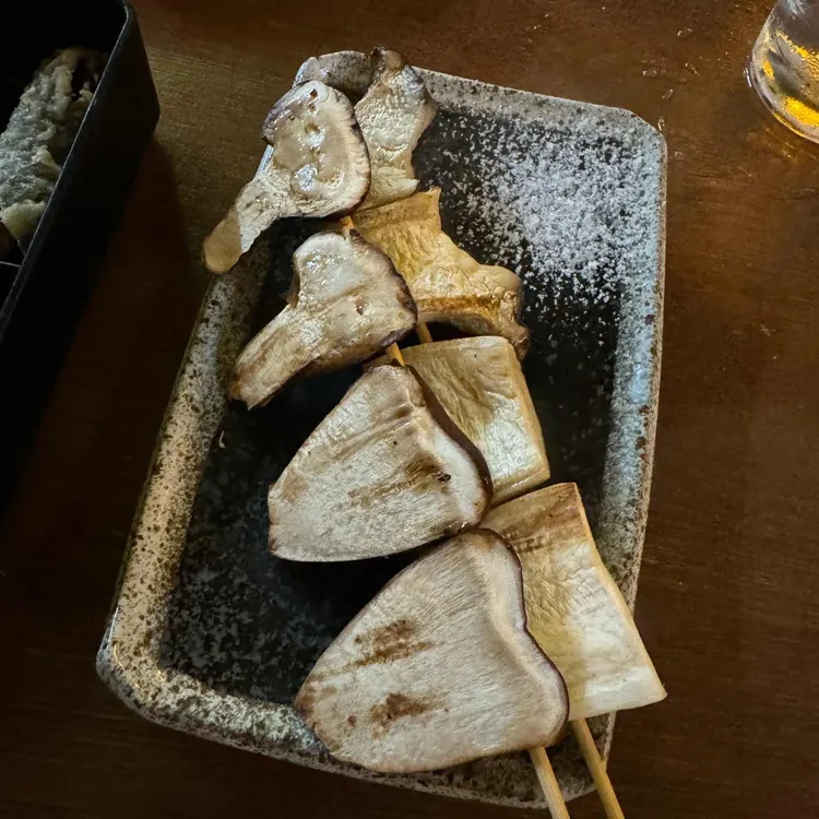 와이와이 대표 사진