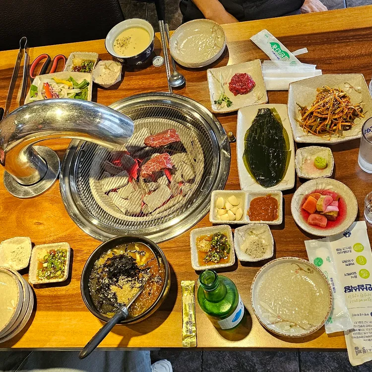 육시락 대표 사진