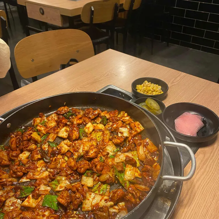 홍춘천 대표 사진