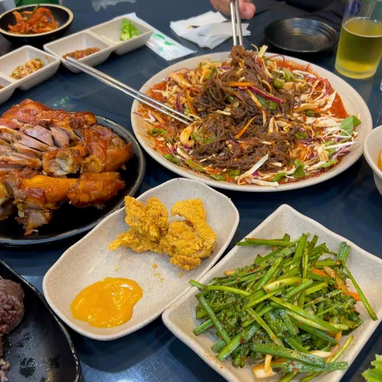 홍두깨왕족발보쌈 대표 사진