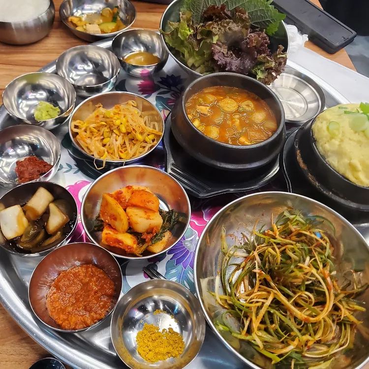 황고집 솥뚜껑 삼겹살 대표 사진