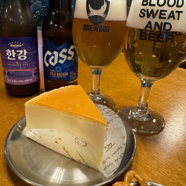 the monochrome 대표 사진