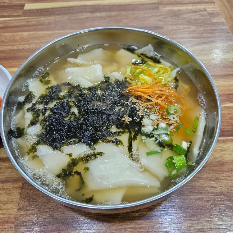 정탁구홍두깨손칼국수 대표 사진
