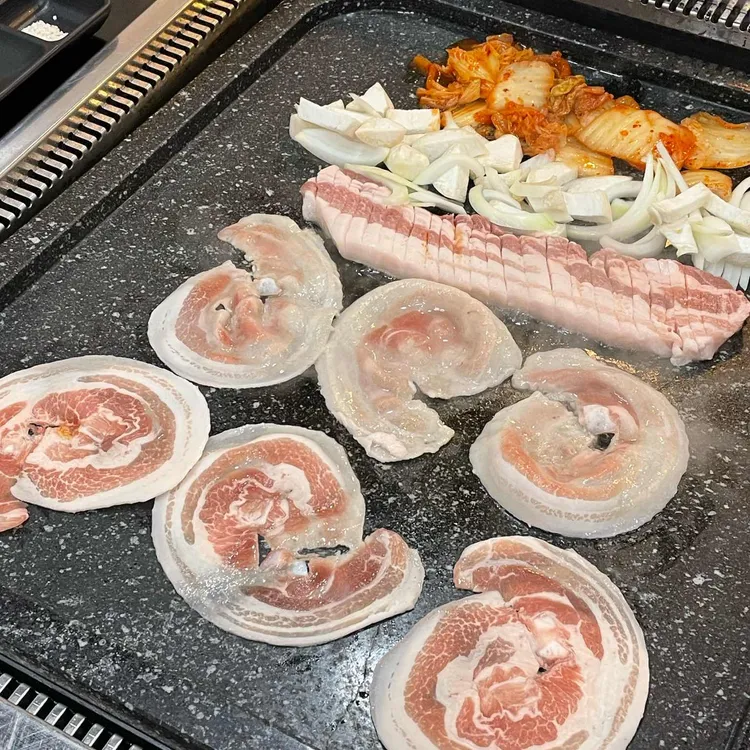 로얄돼지 대표 사진