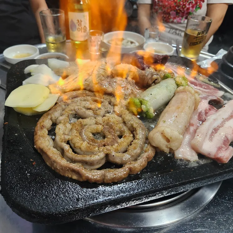 구들짱 황소곱창 대표 사진