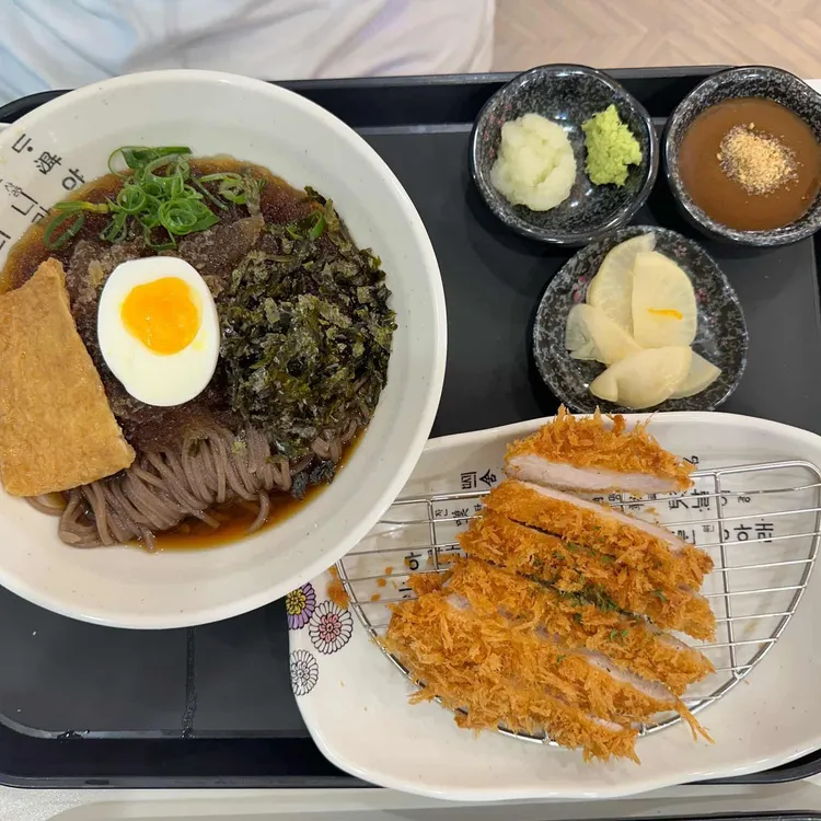윤카츠 대표 사진