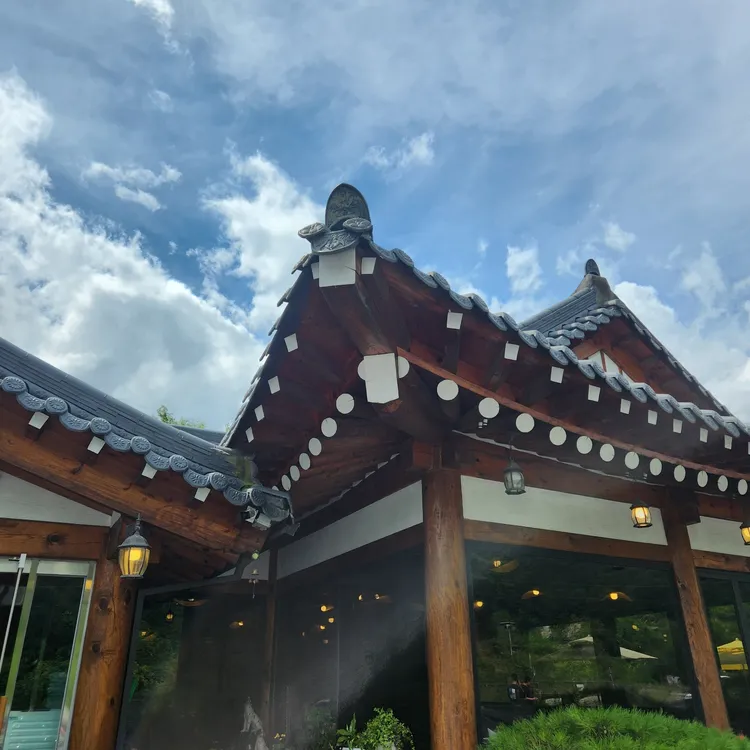 청담 대표 사진