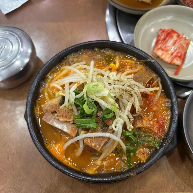 뼈누리감자탕 묵은지 대표 사진