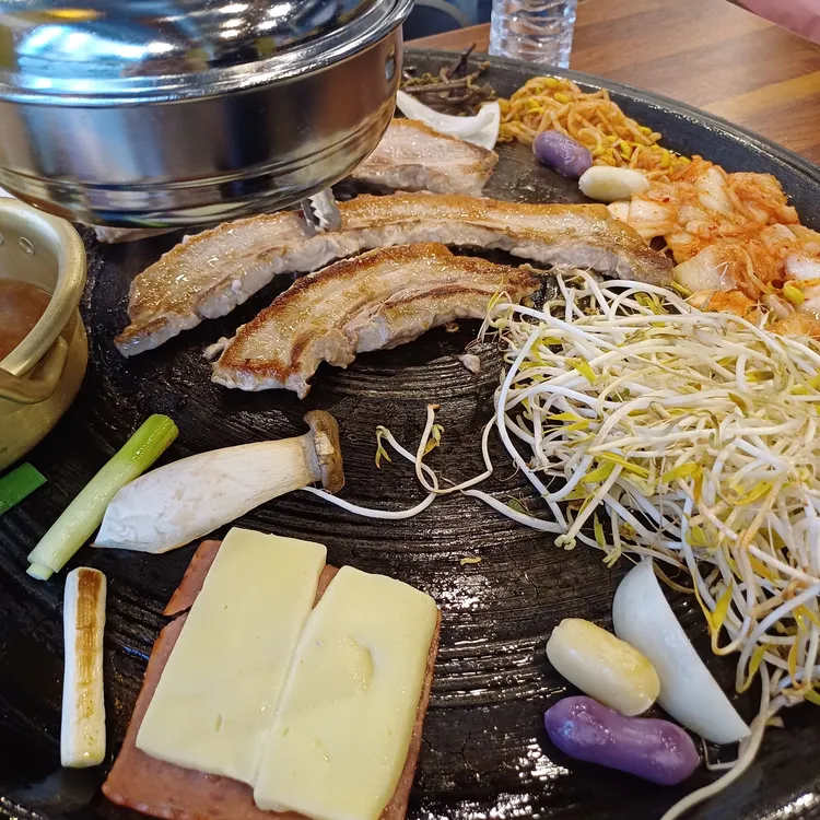 60판왕뚜껑삼겹살 대표 사진