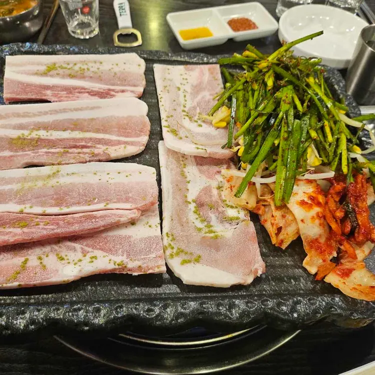 부추삼겹살딱이야 대표 사진