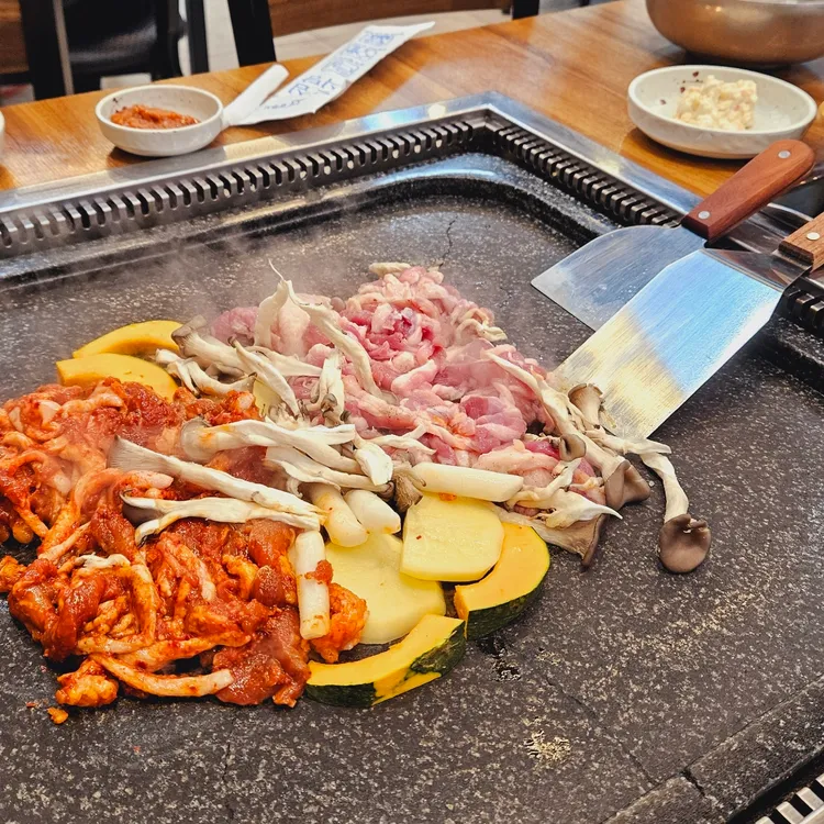 내사랑돌판오리구이 대표 사진