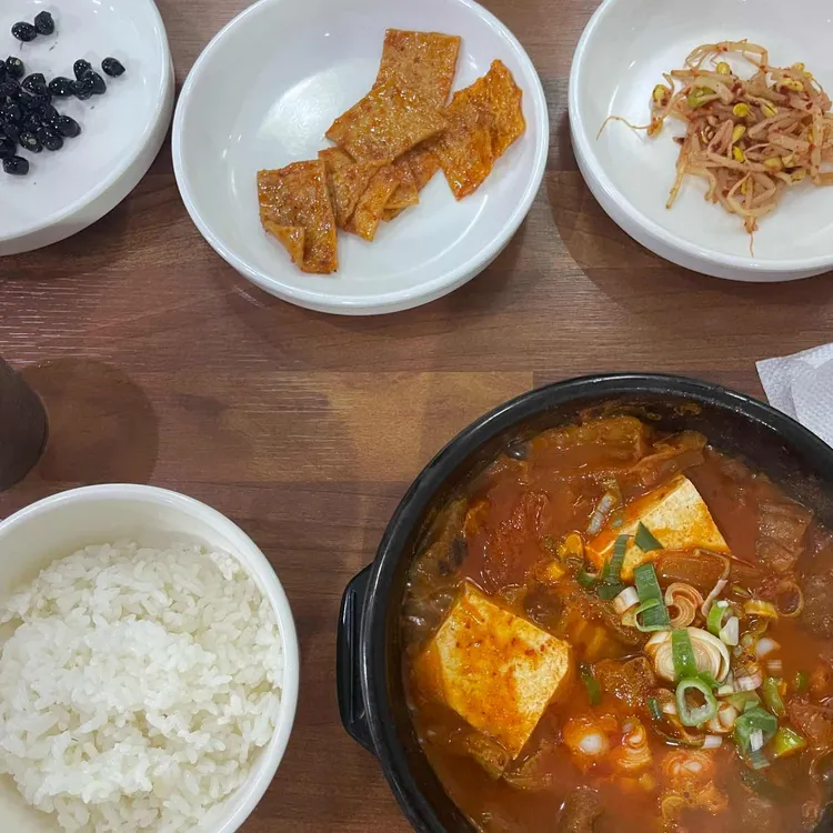 명인손칼국시 대표 사진