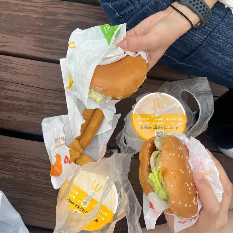 맥도날드 대표 사진