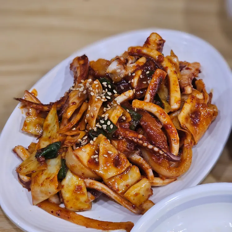 태릉 돼지불백 손만두 대표 사진